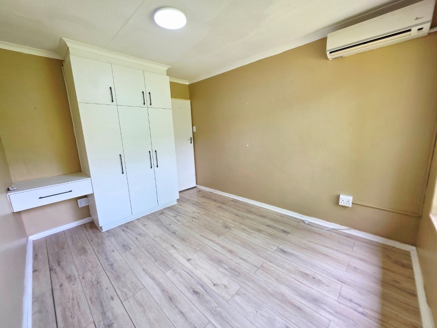 5 Bedroom Property for Sale in Pellissier Free State